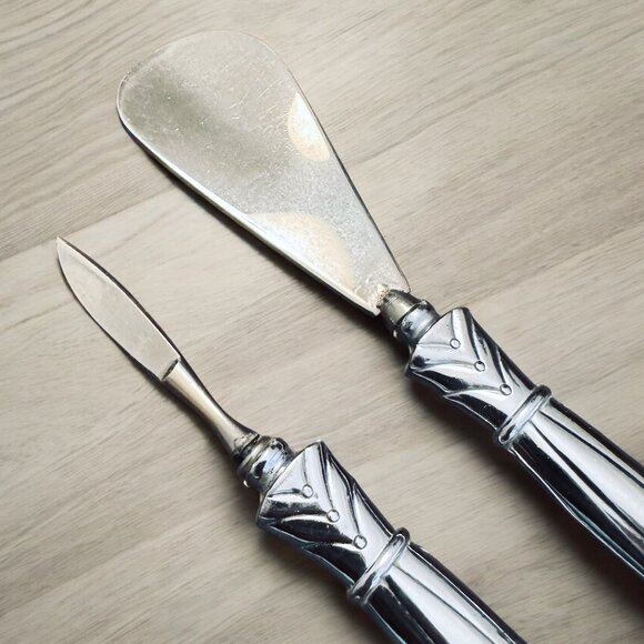 Vintage Silver Tone Shoe Horn and Manicure Instrument Knife Collectible - Picture 3 of 4